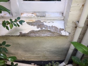 Damaged sill
